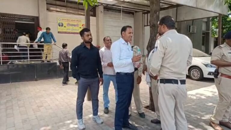 Health Department MP: भोपाल में स्वास्थ्य विभाग पर कुर्की की गाज: 2011 के भुगतान विवाद में कोलकाता हाईकोर्ट की टीम ने दी दबिश