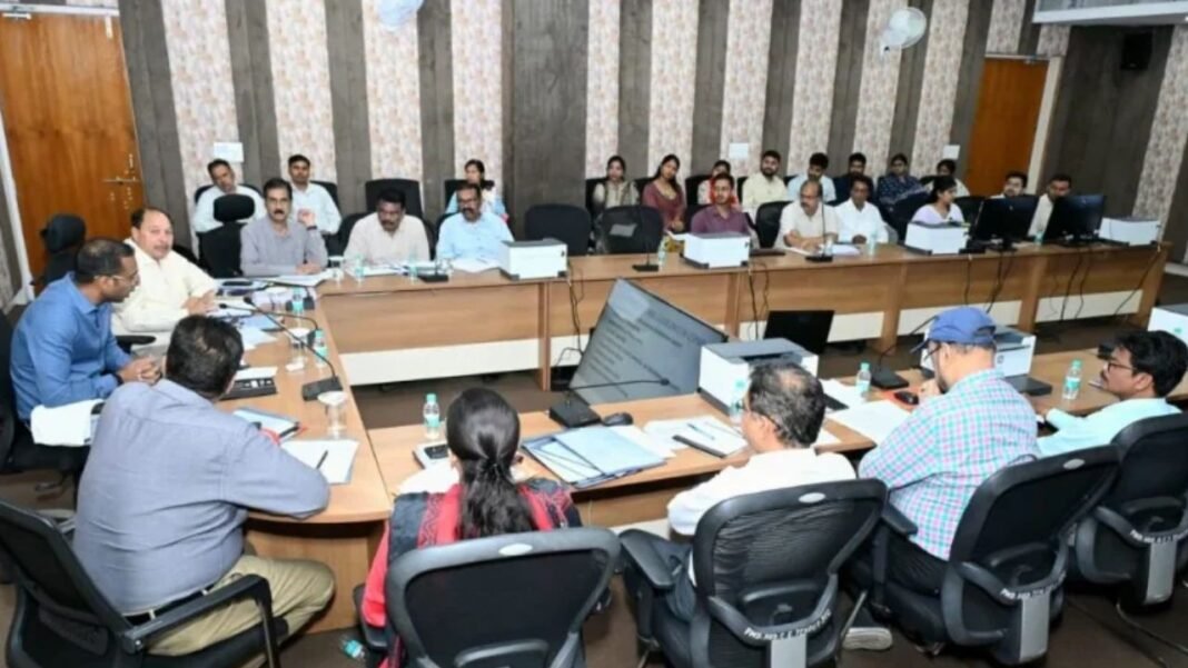 PWD Raipur Meeting : PWD सचिव की समीक्षा बैठक, निर्माण कार्यों में गुणवत्ता और गति पर जोर, पारदर्शिता सुनिश्चित करने के निर्देश