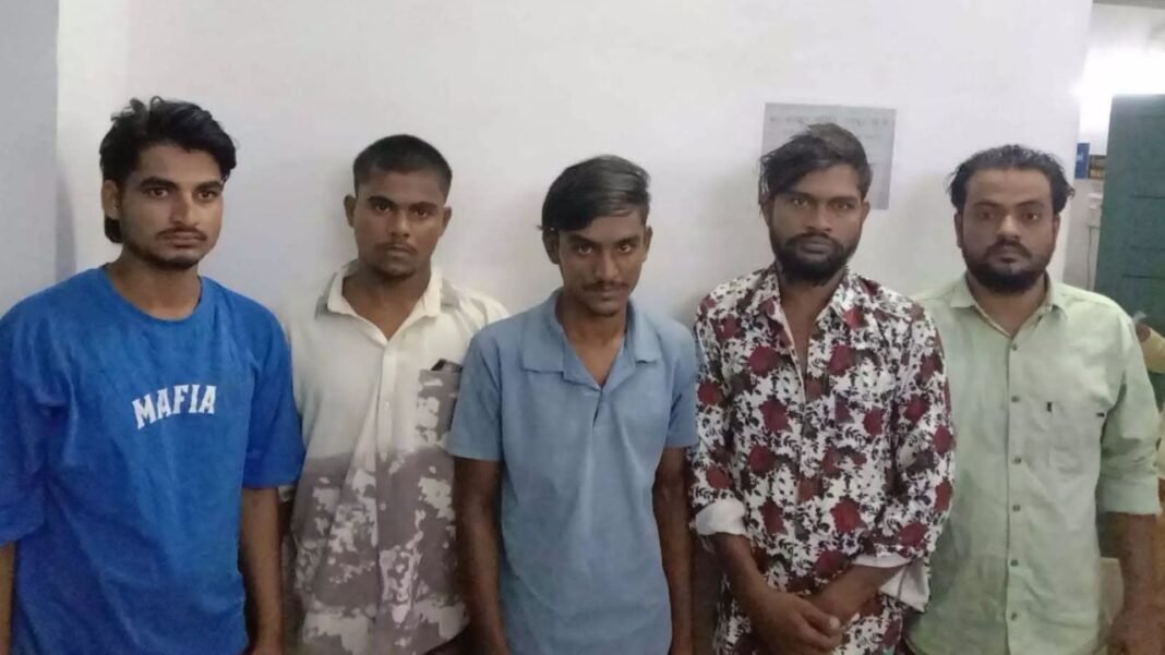 Cyber Blackmail Case: रायपुर में अश्लील वीडियो बनाकर ब्लैकमेल करने वाले गिरोह का भंडाफोड़, पुलिस ने छह आरोपियों को दबोचा