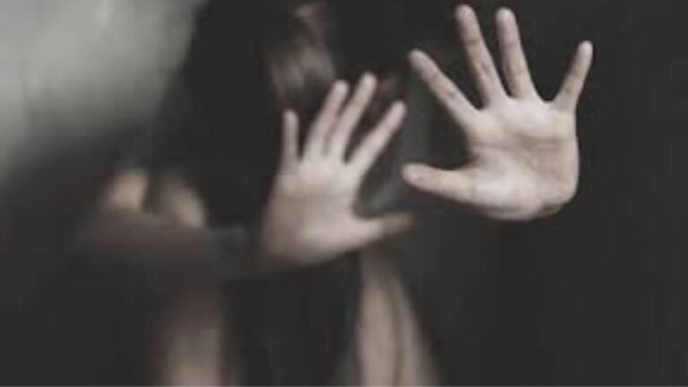 Ambikapur Crime Horror: मासूम की आपबीती सुन कांप उठी मां की रूह: थाने पहुंचकर सगे पति के खिलाफ दर्ज कराई एफआईआर