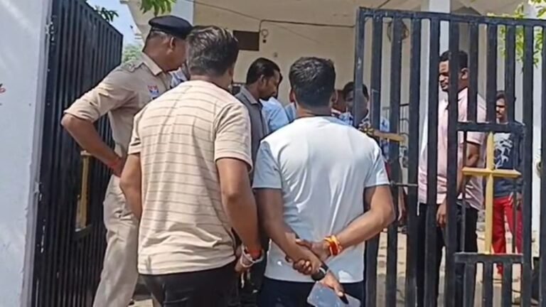 Dhamtari News Update : धमतरी में चंगाई सभाओं पर हिंदू जागरण मंच का धावा: धर्मांतरण के आरोपों के बीच जमकर हुई नोकझोंक