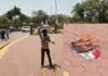 Sagar Collector Alert: सागर कलेक्ट्रेट में आत्मदाह का प्रयास: 10 साल से न्याय के लिए भटक रहे युवक ने खुद पर डाला पेट्रोल; धार्मिक ग्रंथ में आग लगाने से मचा हड़कंप
