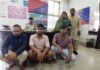Raigarh Police Action : रायगढ़ में “ऑपरेशन अंकुश”: ऑनलाइन सट्टे के 3 ठिकानों पर पुलिस की दबिश, महिला सहित 5 गिरफ्तार