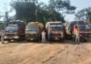 Operation Prahar Raigarh : पूंजीपथरा पुलिस की बड़ी स्ट्राइक: तमनार चौक पर नाकेबंदी कर पकड़े 4 वाहन, लाखों का अवैध कबाड़ जब्त।