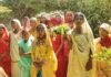 Burhanpur ribal Rain Ritual: इंद्र देव को मनाने का अनोखा जतन; अच्छी बारिश के लिए पत्तों से लिपटे बच्चे और मेंढक लेकर निकले ग्रामीण, सदियों पुरानी परंपरा जीवंत