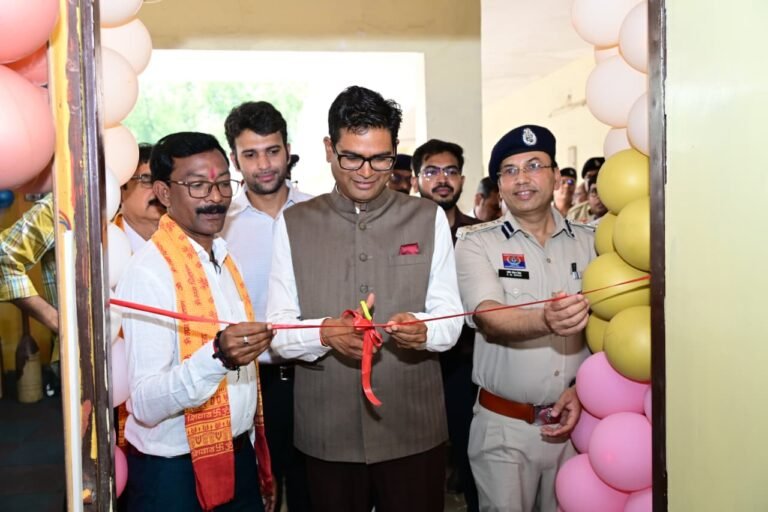 Raigarh Police Gym Inauguration: रायगढ़ पुलिस लाइन उर्दना में आधुनिक पुलिस जिम का लोकार्पण, वित्त मंत्री ओपी चौधरी ने फीता काटकर किया उद्घाटन