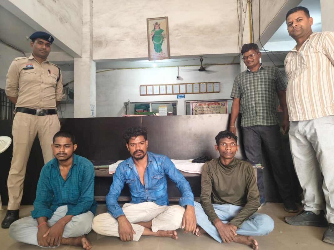 Raigarh Police Action: ऑपरेशन आघात का बड़ा एक्शन 6 किलो से अधिक गांजा, 24 नशीले इंजेक्शन जब्त; 5 तस्कर गिरफ्तार