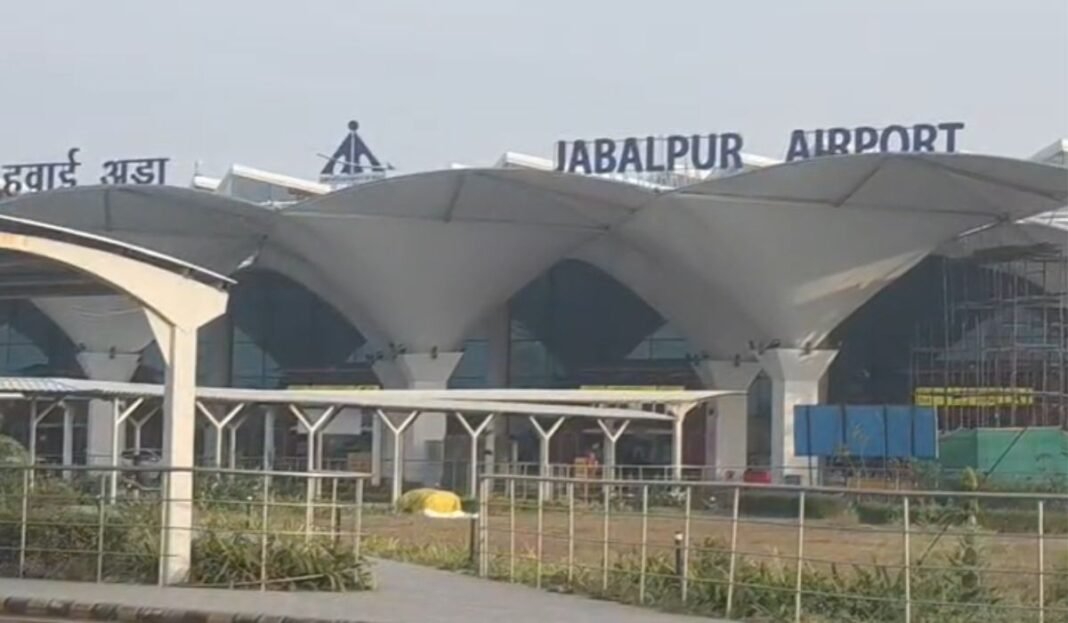 Jabalpur Emergency Landing: हवा में थम गईं धड़कनें, पायलट ने आसमान में लड़ा जिंदगी का मुकाबला,पर अस्पताल में हार गया सुधीर…