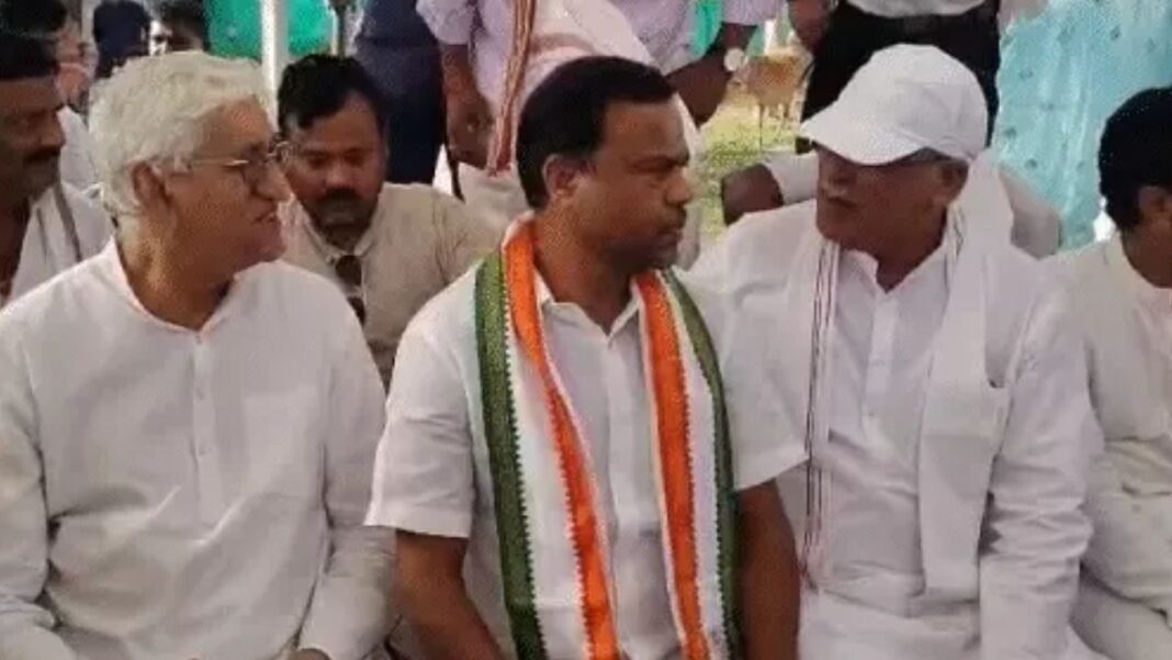 C.G News: विश्रामपुर में एक साथ एक कार में दिखे भूपेश-टीएस, क्या कांग्रेस में खत्म हो गई अंदरूनी खींचतान?