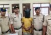 मोबाइल शॉप में लाखों की चोरी का खुलासा! 21 साल का युवक गिरफ्तार, iPhone–iPad समेत सामान बरामद…