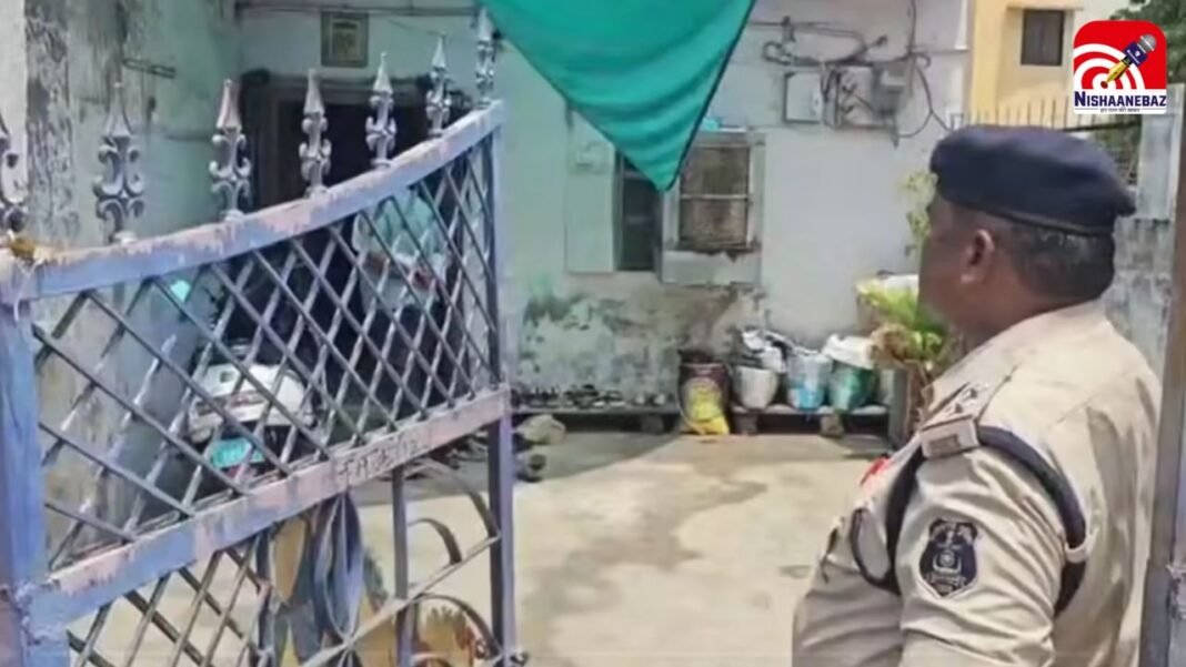 CG News: दुर्ग में एक ही परिवार के 4 लोगों की मौत से सनसनी!पति-पत्नी फंदे पर मिले, बच्चों की मौत ने बढ़ाया रहस्य