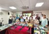 गुम हुए मोबाइल लौटाकर ग्वालियर पुलिस ने लौटाई मुस्कान, 1.41 करोड़ के 571 फोन बरामद