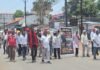 bijapur-teacher-suicide-protest: “शिक्षक को इंसाफ दो!” बीजापुर में तेलंगा समाज का उग्र प्रदर्शन, आरोपियों की गिरफ्तारी की मांग तेज