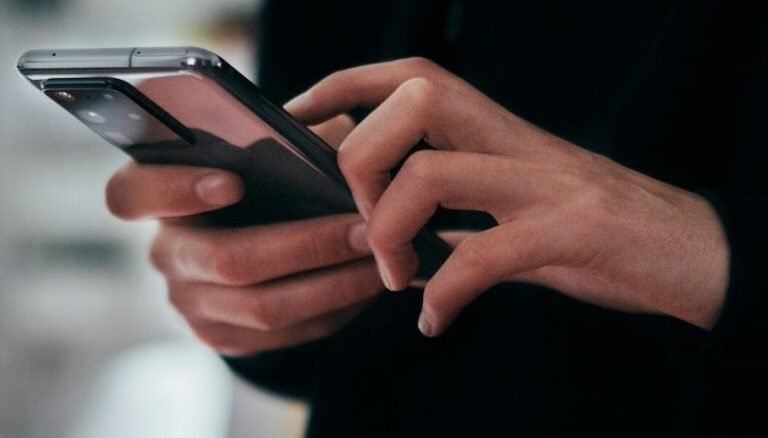 Phone-Emergency-Alert : क्यों नहीं पहुँचा आपके फोन पर अलर्ट? स्विच ऑफ फोन और सेटिंग्स की इन गलतियों से आप रह सकते हैं सुरक्षा घेरे से बाहर