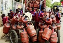 LPG Price Hike: अक्टूबर की शुरुआत में बड़ा झटका! गैस सिलेंडर ₹71 तक महंगा… देखें नए रेट