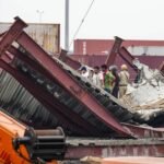 Kolkata incident: कोलकाता हादसा: शेड गिरने से 4 की मौत, 21 लोगों को बचाया गया, कई अब भी मलबे में फंसे