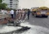 Durg Accident: दर्दनाक सड़क हादसा: तेज रफ्तार ट्रेलर की टक्कर से बाइक सवार युवक की मौत, मोटरसाइकिल जलकर खाक Durg Accident