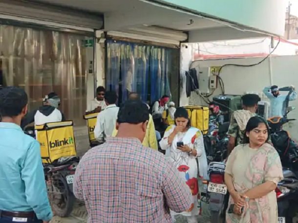 Raipur Blinkit Action: रायपुर में Blinkit का वेयरहाउस सील, पार्किंग और फायर सेफ्टी में मिलीं खामियां, नगर निगम की बड़ी कार्रवाई