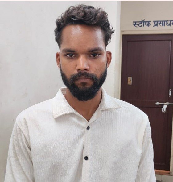 Bilaspur Crime News:बॉयफ्रेंड की दूसरी युवती से बातचीत से आहत होकर आयुषी ने उठाया खौफनाक कदम, जांच के बाद प्रेमी गिरफ्तार