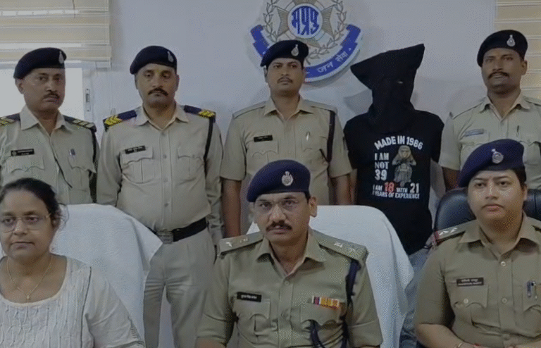 Jabalpur Train Theft Case: जबलपुर GRP की बड़ी सफलता एयरपॉड्स की लोकेशन बनी सुराग, अमरकंटक एक्सप्रेस में हुई 10 लाख से ज्यादा की चोरी का 2 घंटे में खुलासा