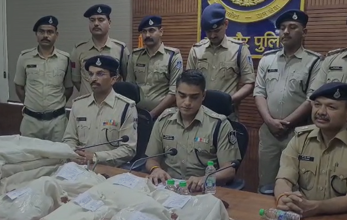 Mandsaur News: मंदसौर में ड्रग्स के खिलाफ बड़ी कार्रवाई अवैध एमडी फैक्ट्री का भंडाफोड़, 14 किलो के करीब एमडी और केमिकल जब्त