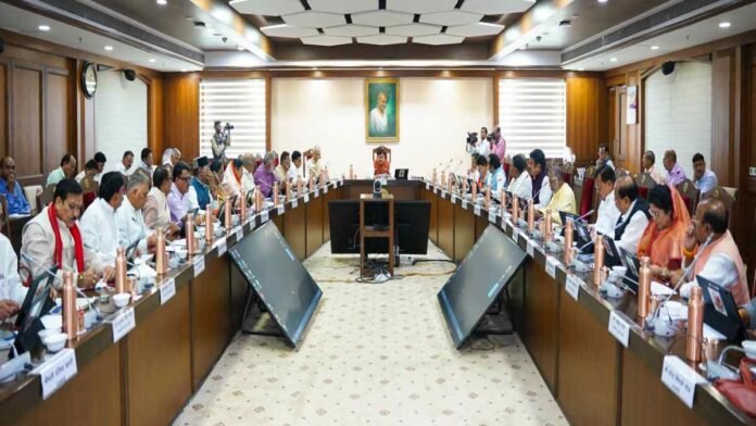 MP CABINET02