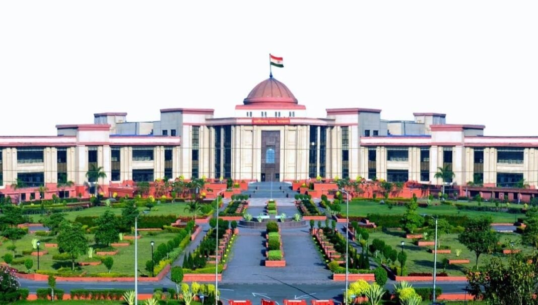 CG High Court: बिलासपुर हाईकोर्ट में खत्म हुईं छुट्टियां, नियमित पीठों में कल से शुरू होगा काम