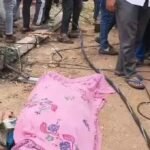 Baloda Bazar Accident: बाजार में अचानक गिरा बिजली का पोल, चपेट में आने से आंगनबाड़ी कार्यकर्ता पूर्णिमा वर्मा की मौत