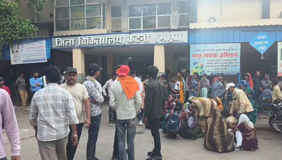 Katni Bus Accident: कटनी बस हादसा: लमतरा ब्रिज पर डंपर से टकराकर पलटी यात्री बस, 3 की मौत, 20 घायल