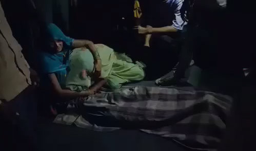 Singrauli Coal Accident: कोल परिवहन वाहन ने ली युवक की जान, सड़क पर शव रखकर ग्रामीणों का उग्र प्रदर्शन सिंगरौली में दर्दनाक हादसे के बाद फूटा लोगों का गुस्सा, मुआवजे और कार्रवाई की मांग