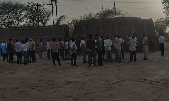 Barwani Stray Dog Attack: बड़वानी में आवारा कुत्तों का आतंक लकड़ी बीनने गई महिला को नोच-नोचकर मार डाला, नगर पालिका की व्यवस्था पर उठे सवाल