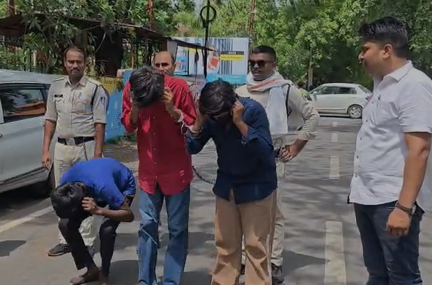Harda Snatching Gang Arrest: हरदा पुलिस की बड़ी कार्रवाई चेन स्नेचिंग गिरोह का भंडाफोड़, तीन आरोपी गिरफ्तार, ₹80 हजार का सोना और बाइक बरामद