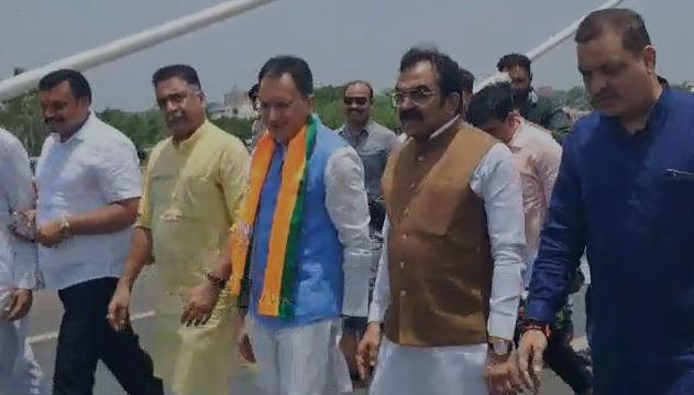 MP Minister Statement: राहुल गांधी पर बरसे पीडब्ल्यूडी मंत्री राकेश सिंह, बोले- दुनिया में भारत को अपमानित करने का कोई मौका नहीं छोड़ते