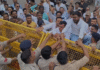 Harda Electricity Protest: हरदा में बिजली समस्याओं को लेकर कांग्रेस का हल्लाबोल, डीई कार्यालय का घेराव; स्मार्ट मीटर और बढ़े हुए बिलों के खिलाफ जोरदार प्रदर्शन