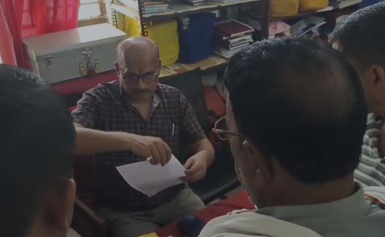 Rewa Crime News: क्षत्रिय समाज पर अभद्र टिप्पणी का मामला पूर्व जनपद सदस्य विष्णु साकेत पर FIR दर्ज, ऑडियो वायरल होने के बाद बढ़ा विवाद