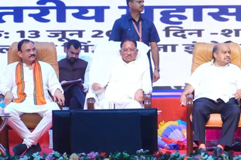 NHM Employees: रायपुर महासम्मेलन में एनएचएम कर्मियों की बल्ले-बल्ले: सीएम साय ने किया हड़ताल अवधि का वेतन देने का ऐलान, स्वास्थ्य मंत्री ने दी 27% वेतन वृद्धि की सौगात