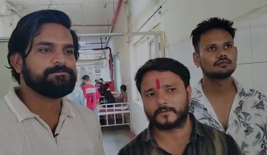 Ashoknagar Girl Rescue: सड़क पर तड़प रही थी घायल बालिका, ज्ञानालय परिवार ने दिखाई इंसानियत; समय पर अस्पताल पहुंचाकर बचाई जान