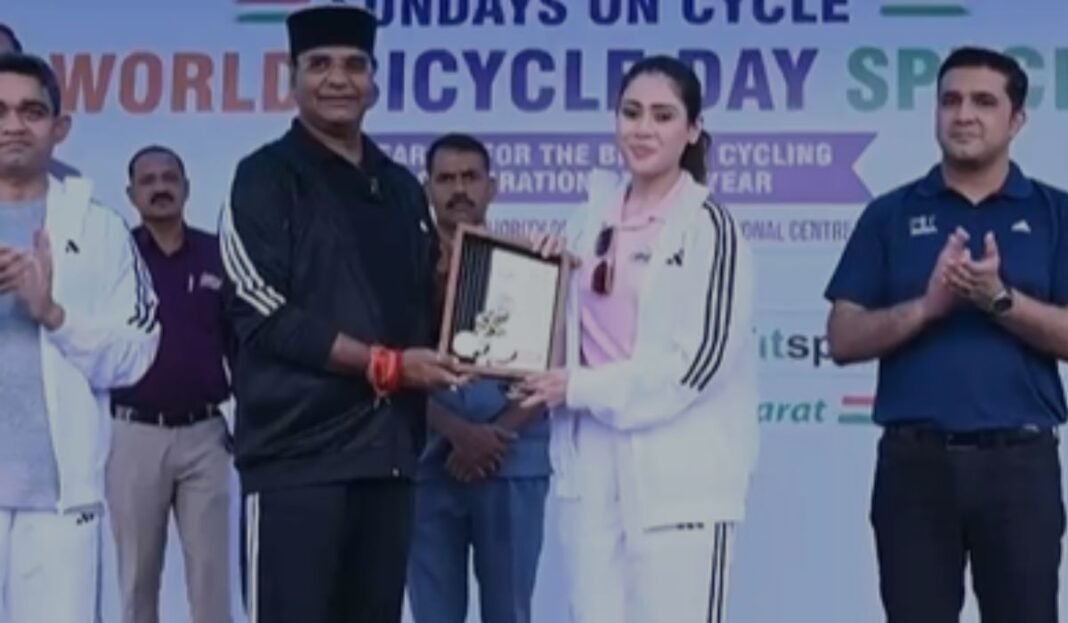 Sunday on Cycle Bhopal: विश्व साइकिल दिवस पर भोपाल में ‘संडे ऑन साइकिल’ का मेगा आयोजन, मंत्री विश्वास सारंग ने दिखाई हरी झंडी, हजारों लोगों ने दिया फिटनेस का संदेश