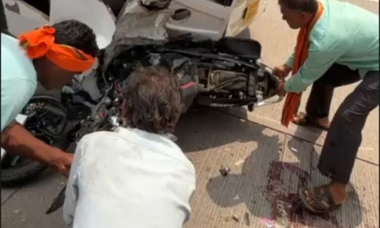 Abhanpur Accident News: अभनपुर ओवरब्रिज के पास दर्दनाक सड़क हादसा: तेज रफ्तार लग्जरी बस की टक्कर से धमतरी के बाइक सवार युवक की मौके पर मौत, चालक फरार