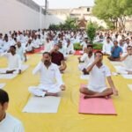 Chhattisgarh Jail Yoga: छत्तीसगढ़ की 33 जेलों में बिखरे योग के रंग, हजारों बंदियों और जेल अधिकारियों ने एक साथ किया योगाभ्यास
