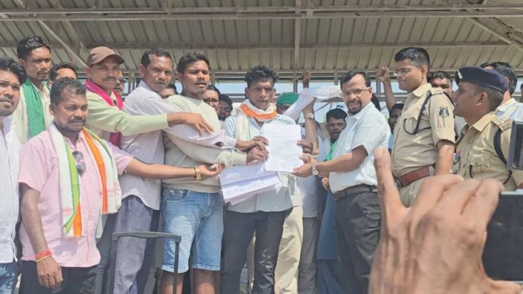 Bijapur Fuel Crisis: मानसून की एंट्री के बीच खेती पर संकट: खाद-बीज के बाद अब ईंधन के लिए भटक रहे अन्नदाता, सता रही है बोनी की चिंता