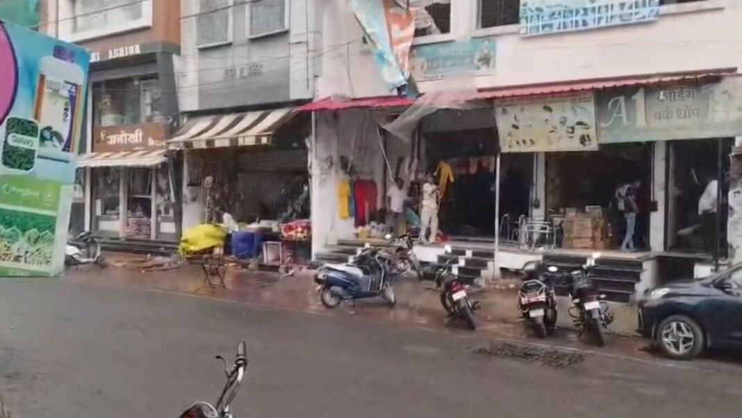Shajapur Monsoon Update: नौतपा के बाद मौसम ने ली करवट: शाजापुर में झमाझम बारिश से पारा गिरा, भीषण गर्मी से मिली राहत