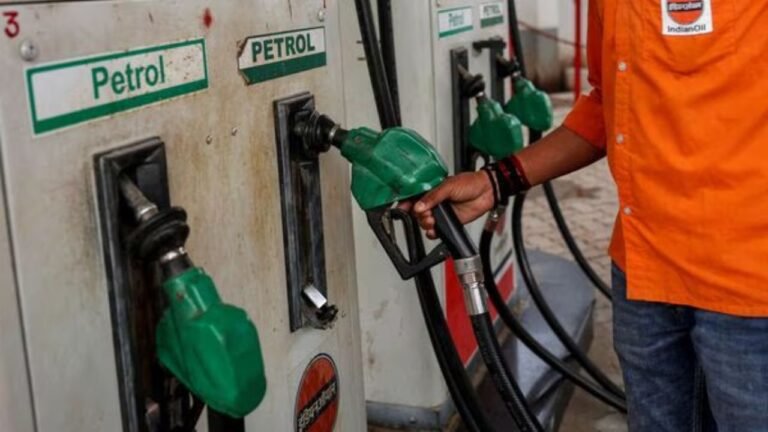 Petrol Diesel Price India: तेल कंपनियों का ‘मार्केटिंग मार्जिन’ फिर से रिकॉर्ड स्तर पर, जेपी मॉर्गन की रिपोर्ट के बाद पेट्रोल-डीजल की कीमतों को लेकर विधिक बहस तेज