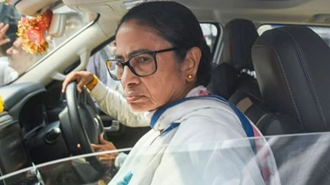 Mamata Banerjee News: कोलकाता में टीएमसी के बागी विधायकों की विशेष बैठक, ममता बनर्जी को अध्यक्ष पद से हटाया