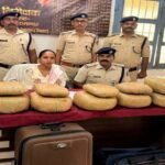 Ganja Seized Train: विशाखापट्टनम एक्सप्रेस के एसी कोच में मिला गांजे से भरा बैग, डीडीयू नगर रेल पुलिस अलर्ट