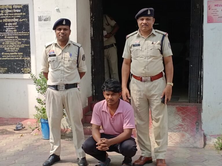 CG Crime Update: रामनवमी शोभायात्रा में बीच-बचाव करने की रंजिश: कड़े और लात-घूंसों से हमला करने वाला आरोपी चढ़ा हत्थे