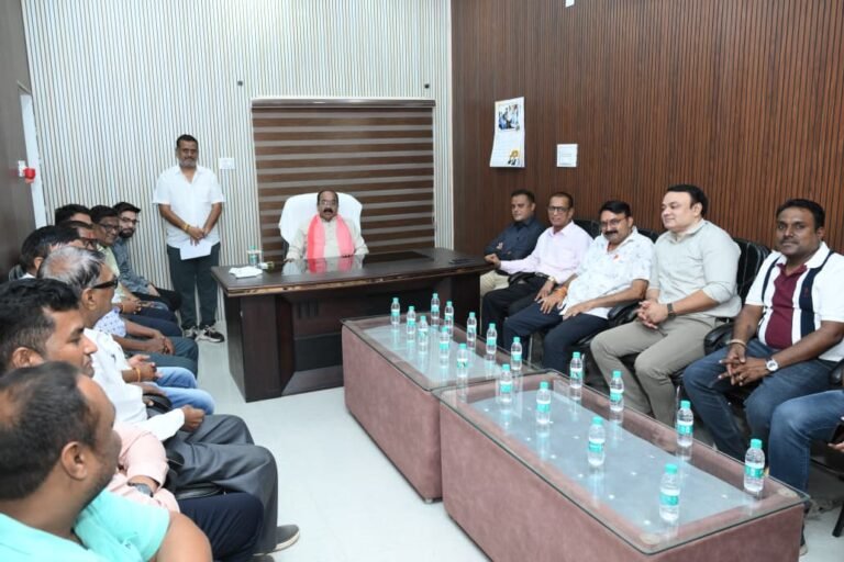 Media Interaction: “सरकार से भी लड़ना पड़ा तो लड़ूँगा…” लोरमी के पत्रकारों से बोले उप मुख्यमंत्री अरुण साव