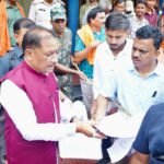 CM Camp Bagia: सीएम कैंप कार्यालय बगिया पहुंचे परिजनों को मिली बड़ी राहत, मुख्यमंत्री विशेष स्वास्थ्य सहायता योजना से स्वीकृत हुई राशि