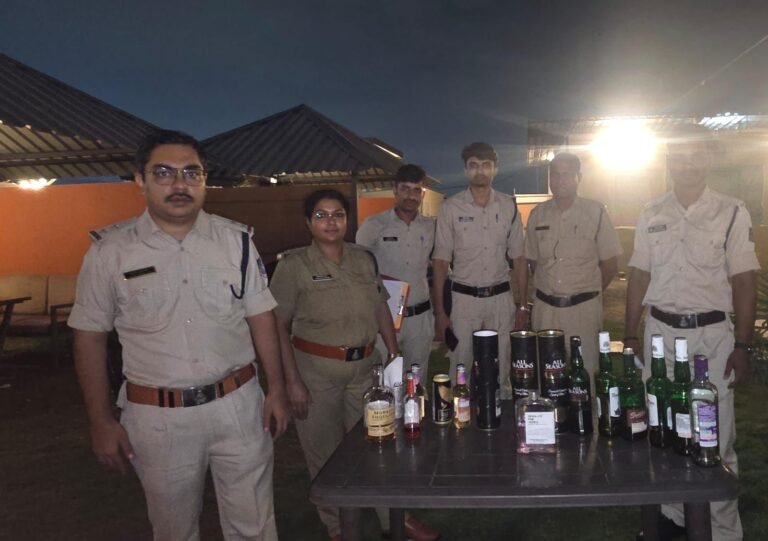 Indore News: इंदौर में अवैध शराब पर आबकारी विभाग का शिकंजा, ढाबों और सार्वजनिक स्थानों पर कार्रवाई, होम डिलीवरी का भी खुलासा