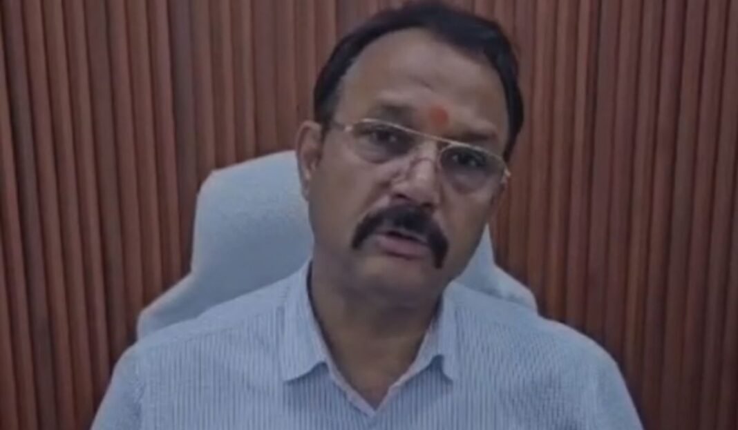 Patwari Bribery Case: ग्वालियर में रिश्वतखोर पटवारी पर लोकायुक्त का शिकंजा 5 हजार रुपये लेते रंगे हाथों गिरफ्तार, सीमांकन और नामांतरण के नाम पर मांगी थी घूस
